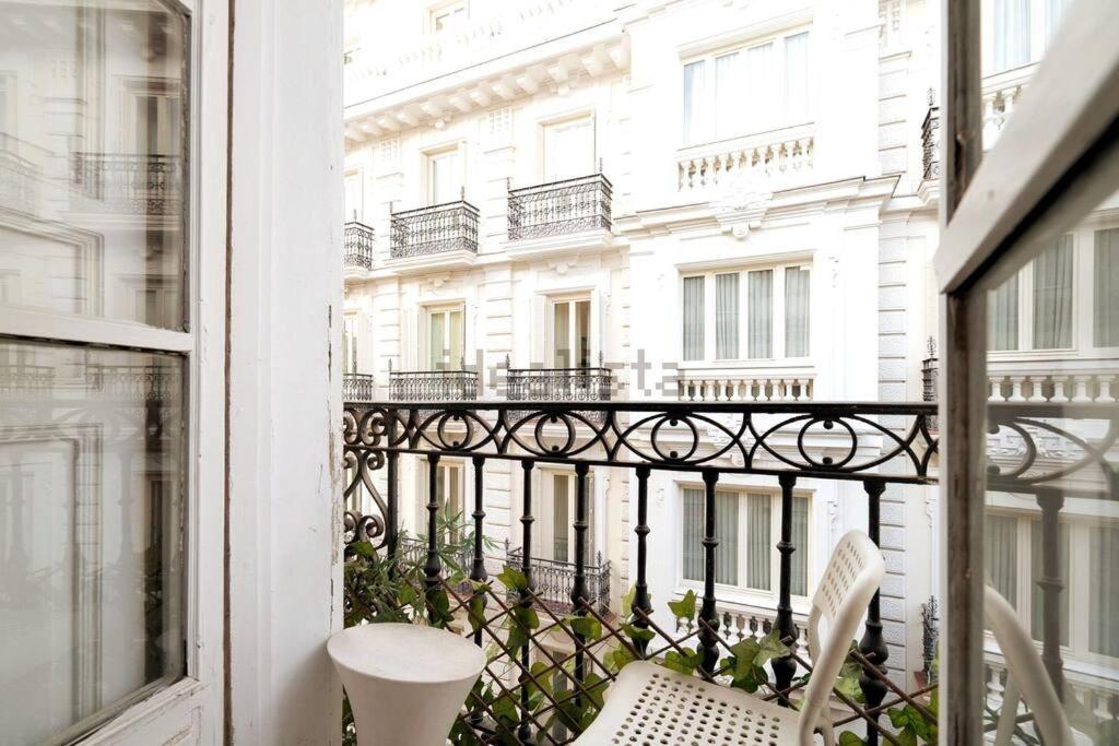 Apartamento Flat For Groups 8 People In Gran Via-Cgrac4 Madrid Exterior foto